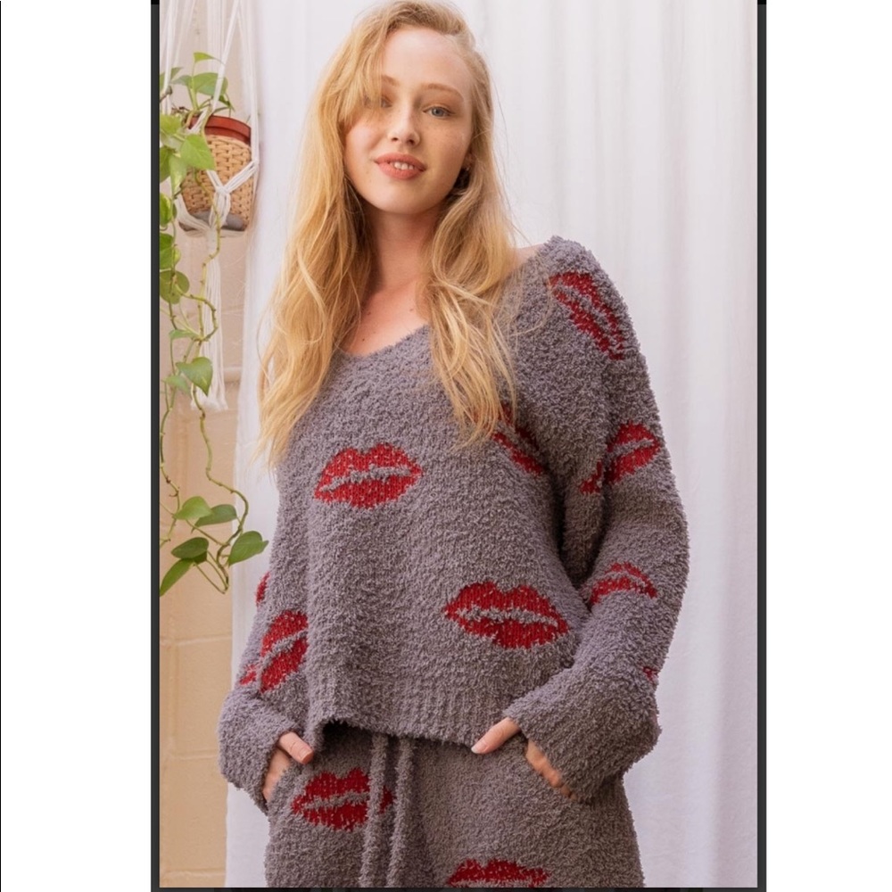 BERBER Lips V Neck pullover - Picture 5 of 5